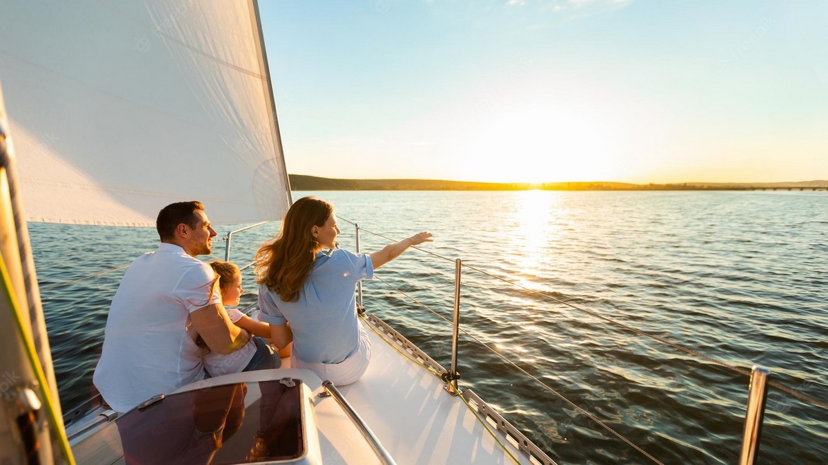 (Famille sur une croisière en voilier, image prise sur Internet)